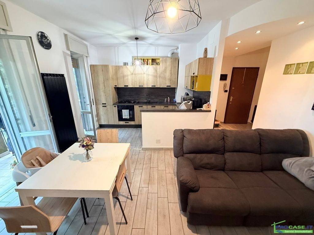 appartamento in vendita a Saronno
