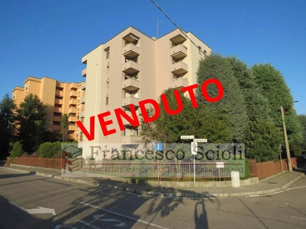 appartamento in vendita a Saronno in zona Campo dei Fiori