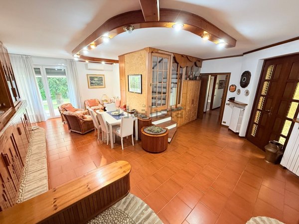 casa indipendente in vendita a Saronno