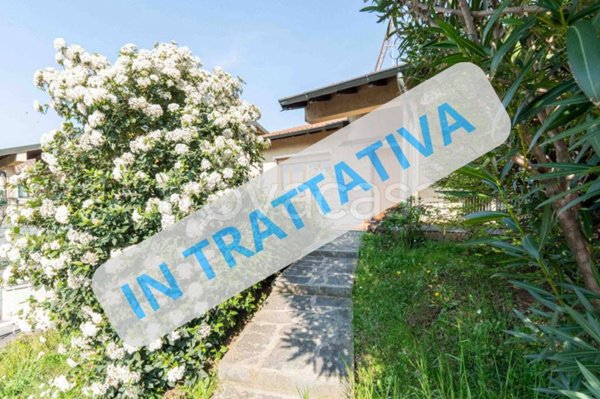 casa indipendente in vendita a Saronno