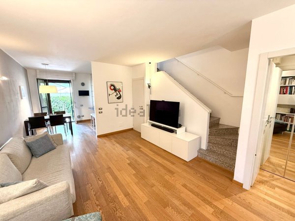 casa indipendente in vendita a Saronno