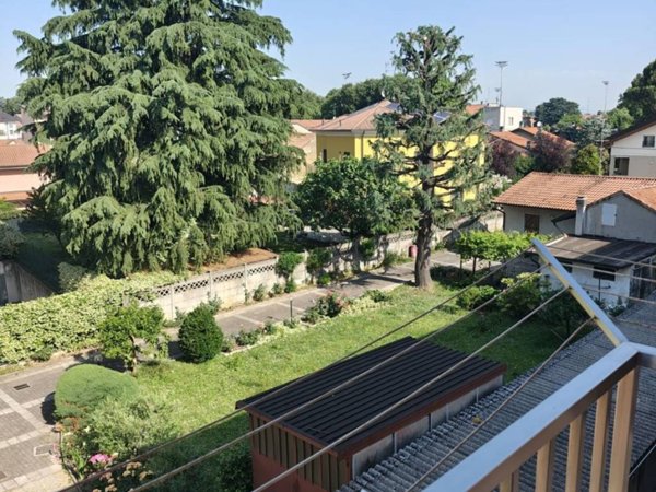 appartamento in vendita a Saronno in zona Cascina Colombara