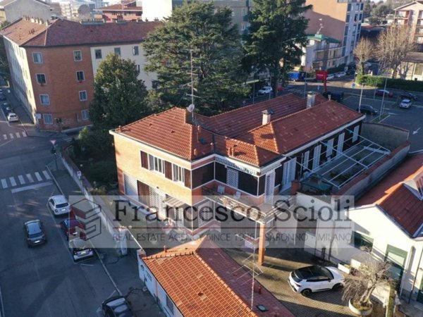appartamento in vendita a Saronno in zona Campo dei Fiori