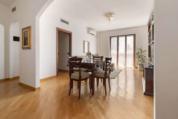 appartamento in vendita a Saronno