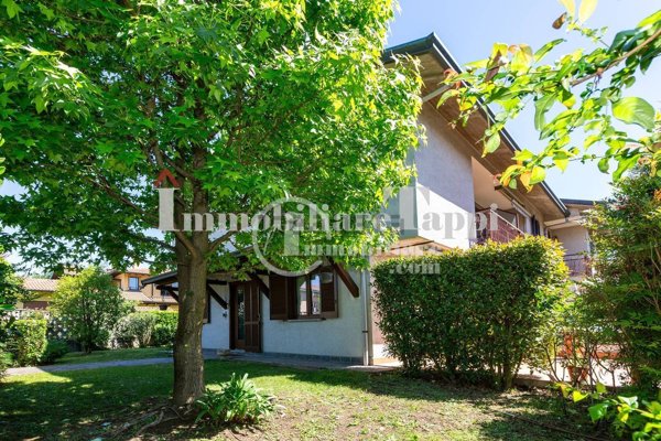 casa indipendente in vendita a Saronno