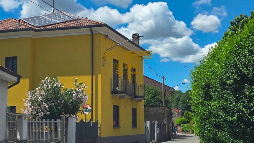 casa indipendente in vendita a Saronno