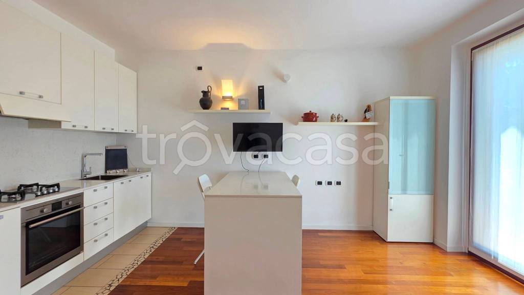 casa indipendente in vendita a Saronno
