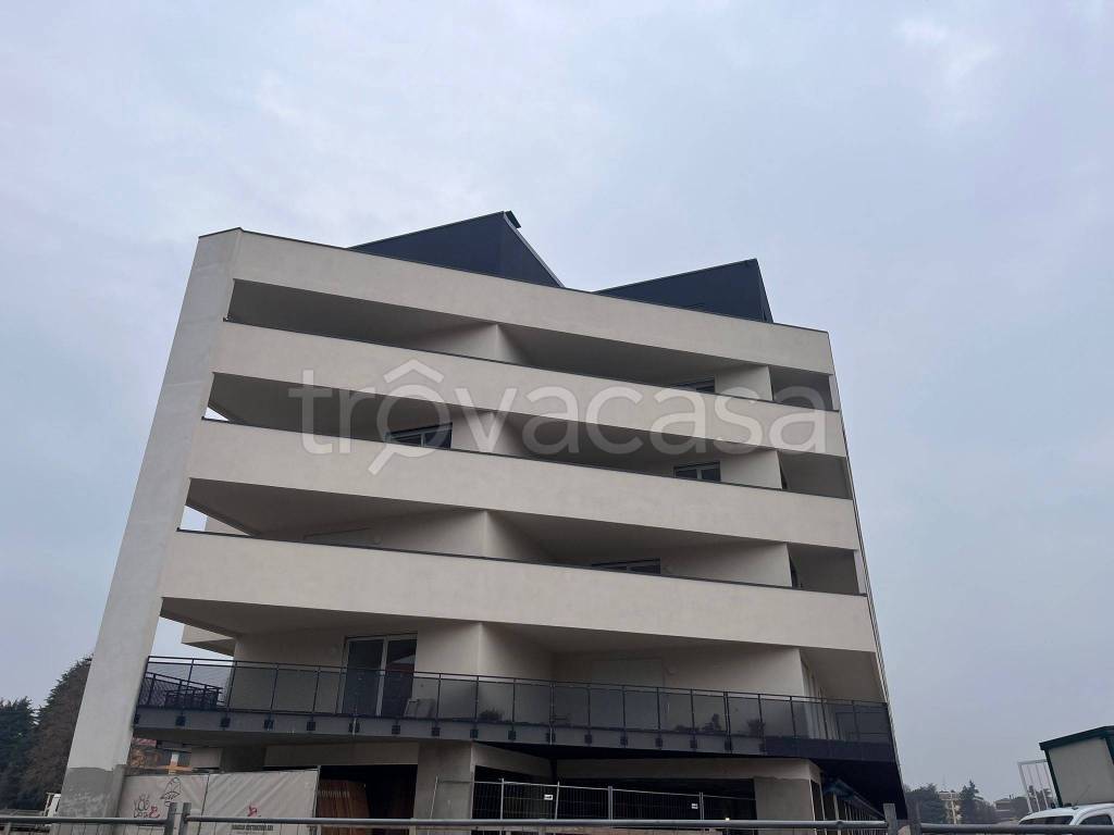appartamento in vendita a Saronno in zona Dal Pozzo