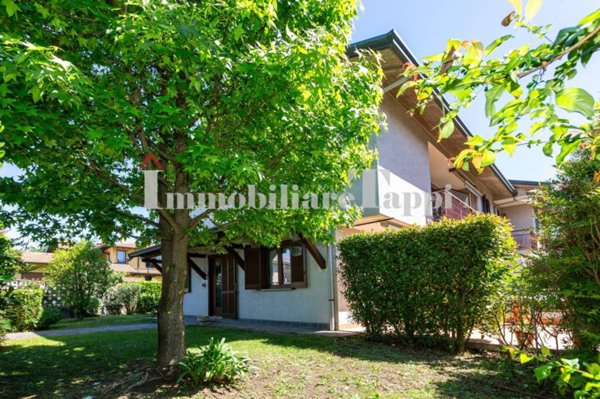 casa indipendente in vendita a Saronno