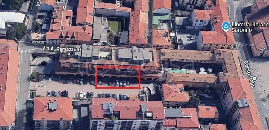 negozio in vendita a Saronno