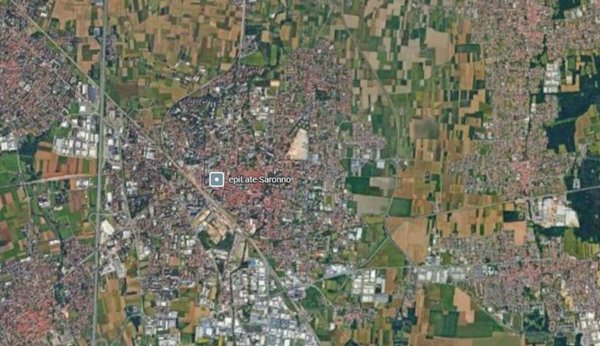 negozio in vendita a Saronno