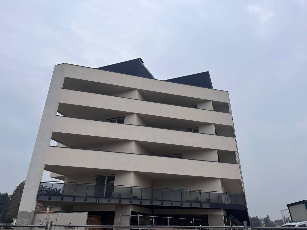 appartamento in vendita a Saronno in zona Dal Pozzo