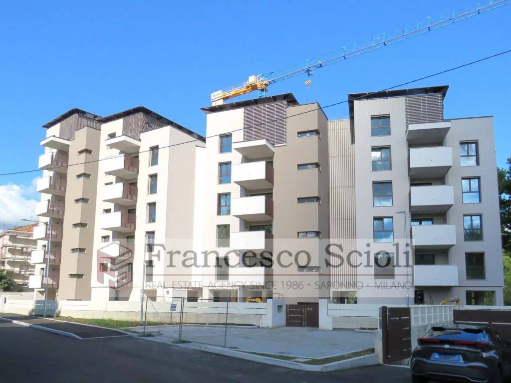 appartamento in vendita a Saronno in zona Campo dei Fiori