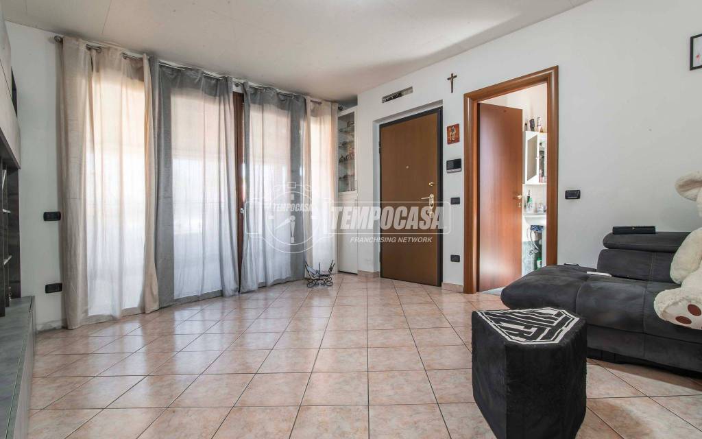 appartamento in vendita a Saronno