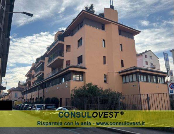 negozio in vendita a Saronno