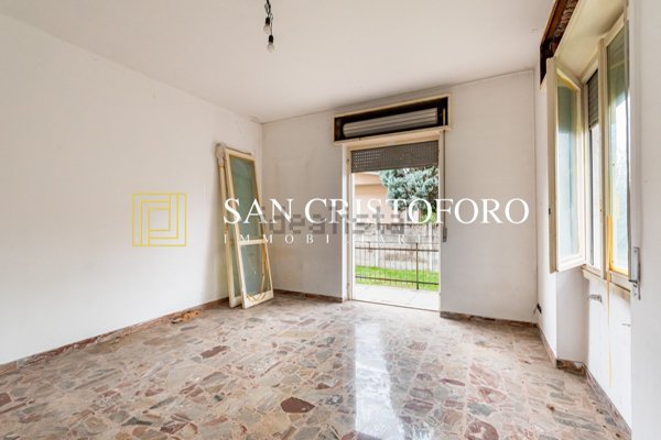 appartamento in vendita a Saronno in zona Campo dei Fiori