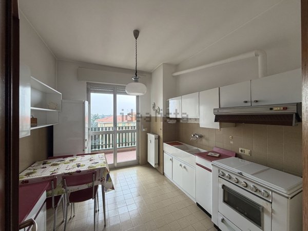 appartamento in vendita a Saronno in zona Campo dei Fiori