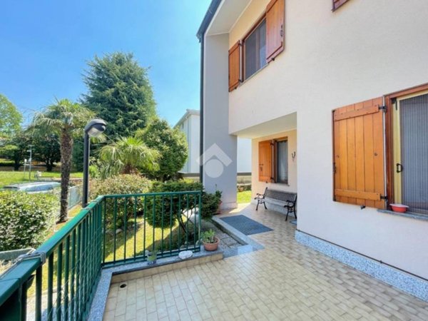 casa indipendente in vendita a Saronno in zona Dal Pozzo