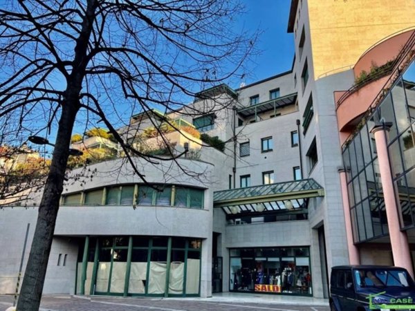 negozio in vendita a Saronno