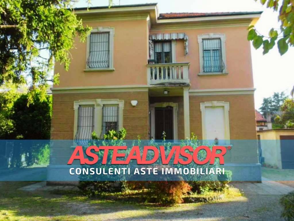 casa indipendente in vendita a Saronno