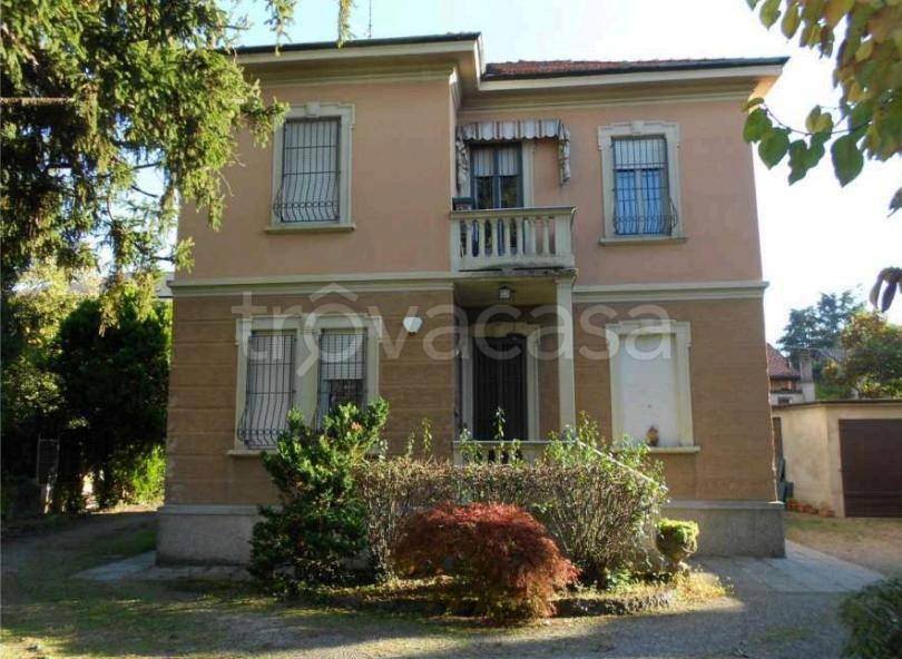 casa indipendente in vendita a Saronno