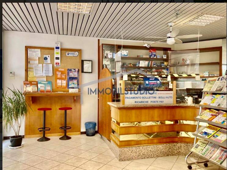 negozio in vendita a Saronno