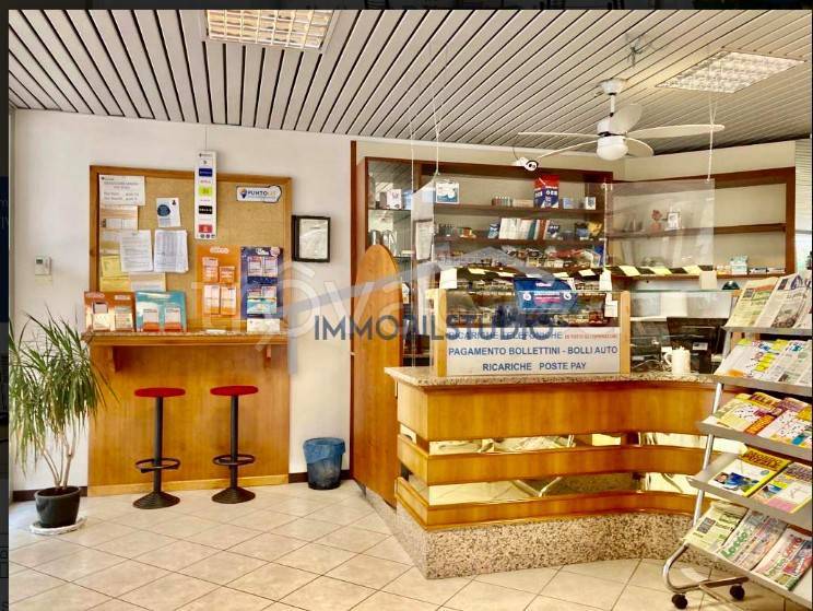 negozio in vendita a Saronno