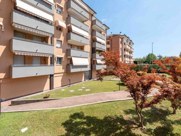appartamento in vendita a Saronno in zona Dal Pozzo