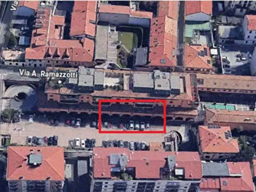 negozio in vendita a Saronno