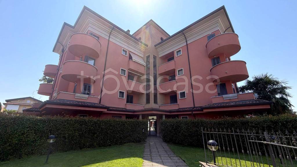 appartamento in vendita a Saronno