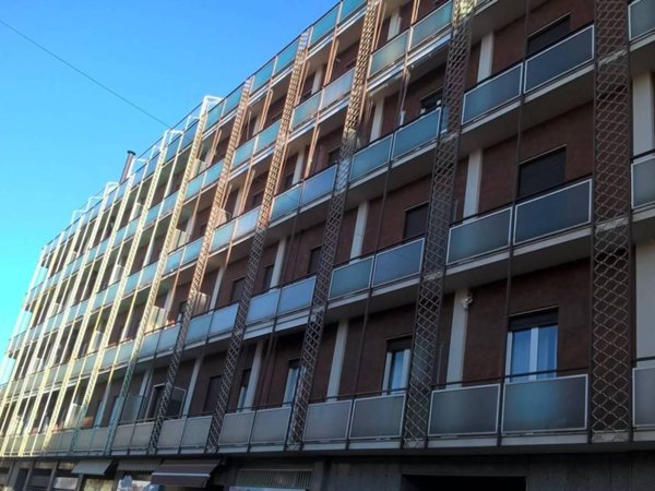 negozio in vendita a Saronno