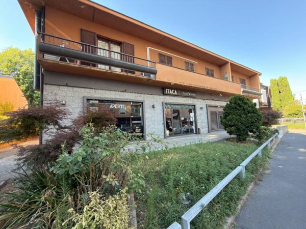 negozio in vendita a Saronno
