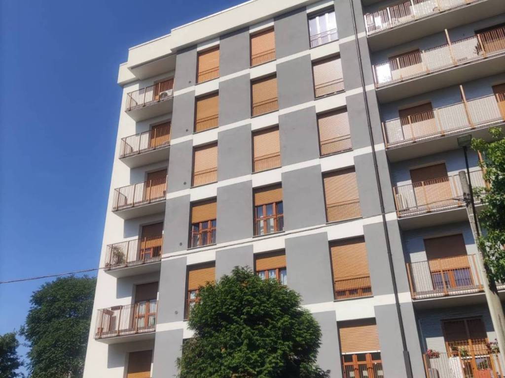 appartamento in vendita a Saronno in zona Campo dei Fiori