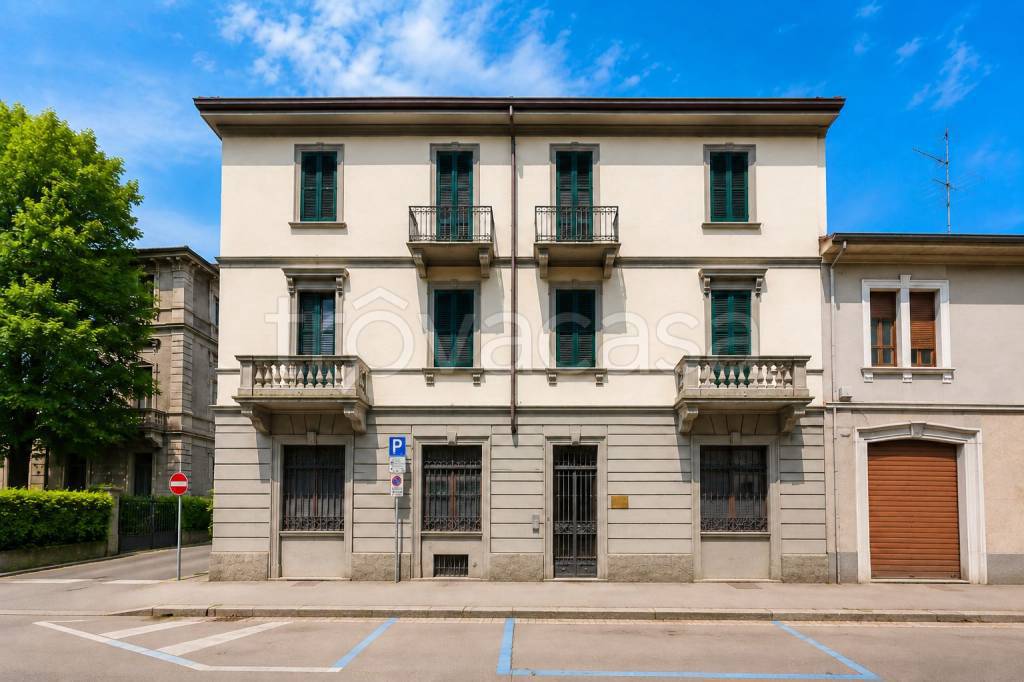 appartamento in vendita a Saronno