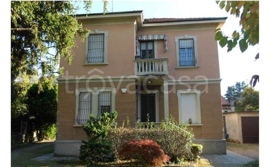 casa indipendente in vendita a Saronno