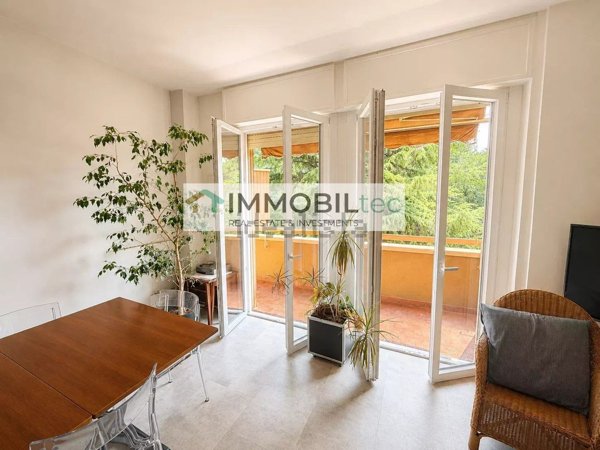 appartamento in vendita a Saronno in zona Campo dei Fiori