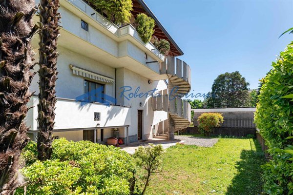 casa indipendente in vendita a Saronno in zona Dal Pozzo