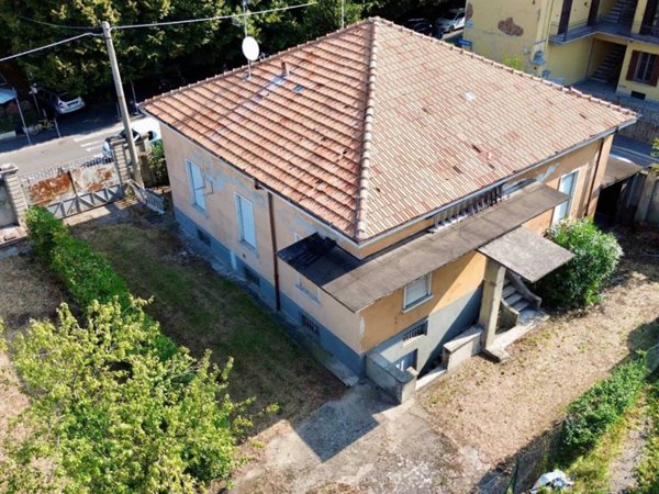 casa indipendente in vendita a Saronno