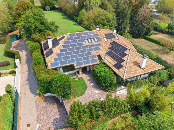 casa indipendente in vendita a Saronno in zona Cascina Colombara