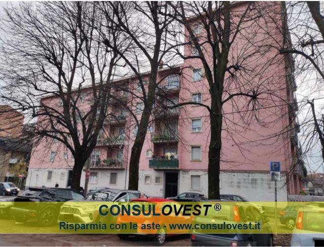 appartamento in vendita a Saronno in zona Campo dei Fiori