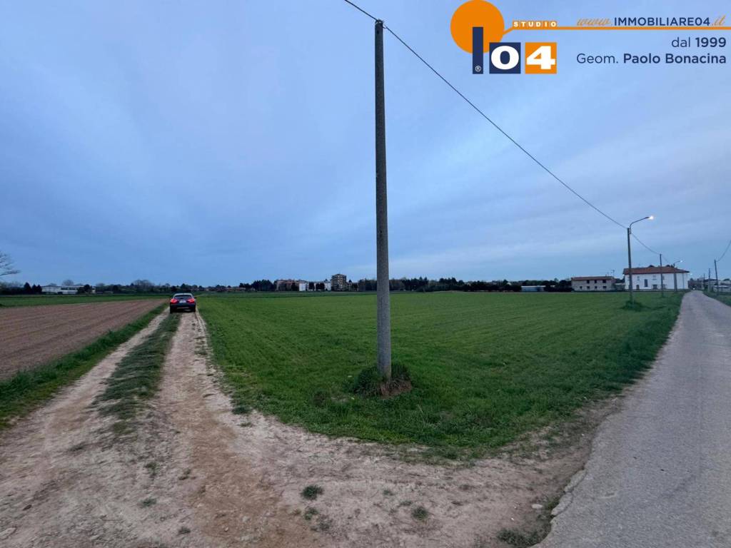 terreno agricolo in vendita a Saronno in zona Campo dei Fiori
