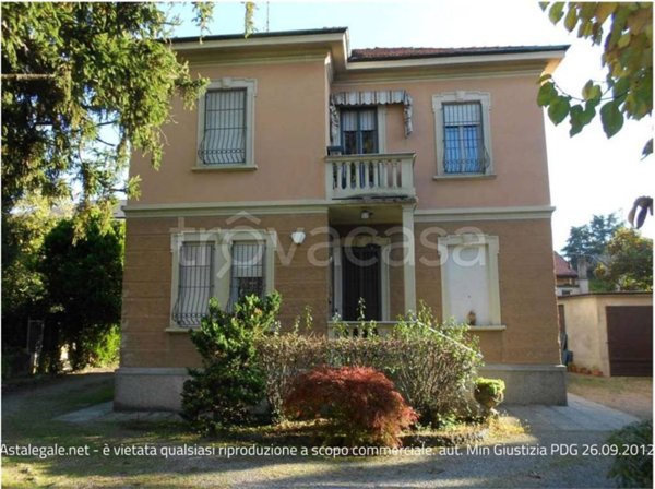 casa indipendente in vendita a Saronno