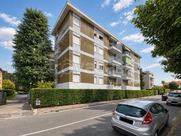 appartamento in vendita a Saronno in zona Dal Pozzo
