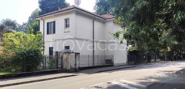 casa indipendente in vendita a Saronno in zona Fusetti