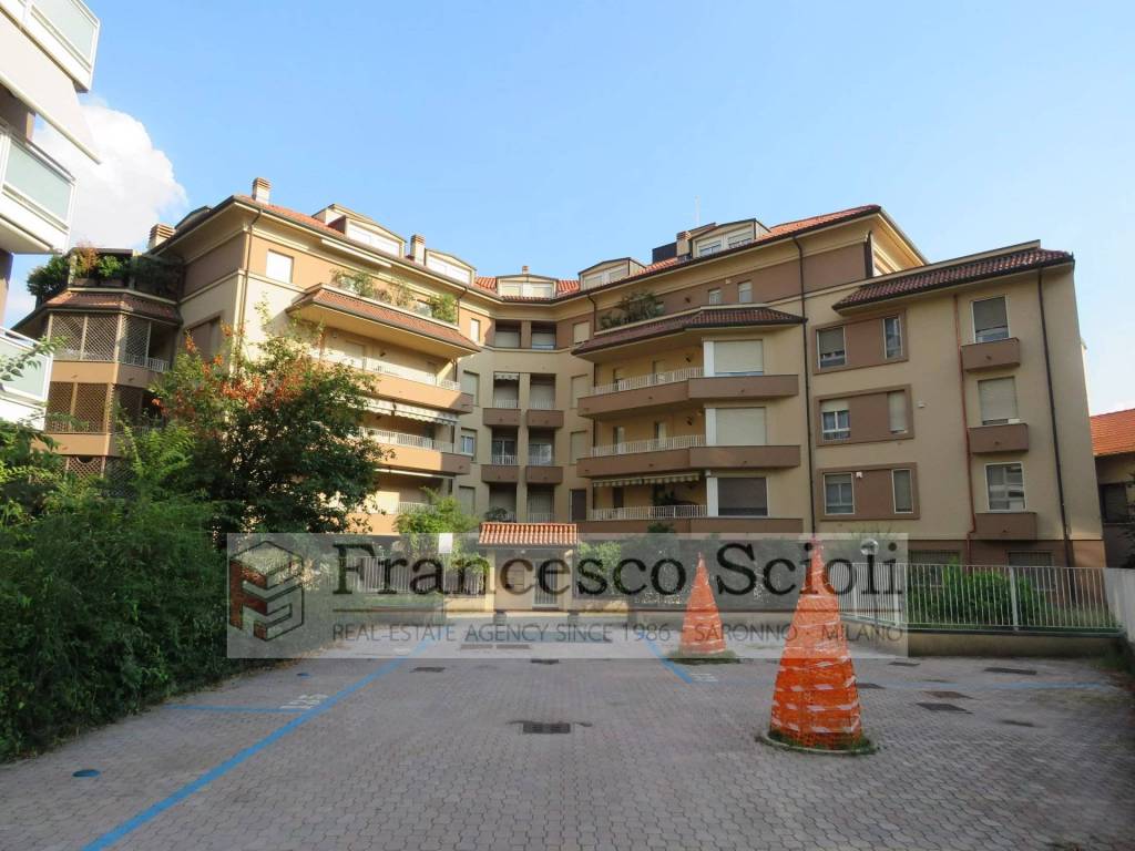 appartamento in vendita a Saronno