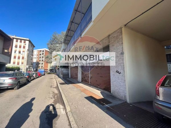 negozio in vendita a Saronno