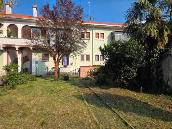 appartamento in vendita a Saronno
