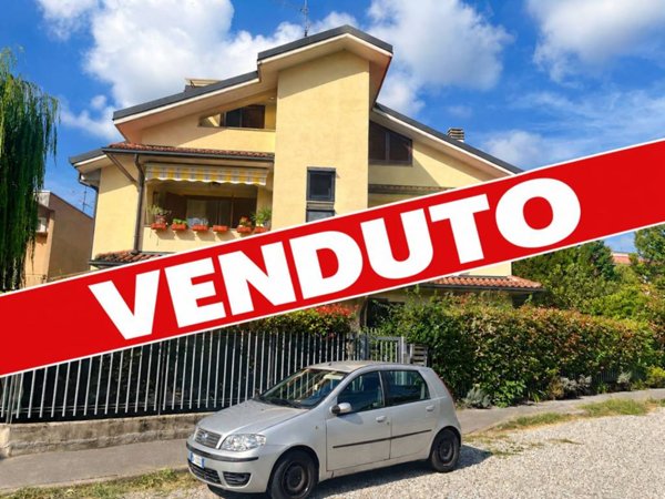 appartamento in vendita a Saronno in zona Campo dei Fiori