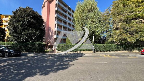 appartamento in vendita a Saronno in zona Campo dei Fiori