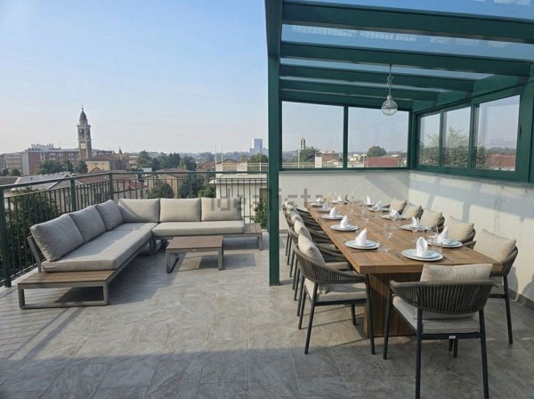 appartamento in vendita a Saronno in zona Campo dei Fiori